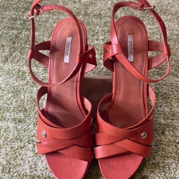 Geox Orange sandals - Size 9.5 - Picture 1 of 3